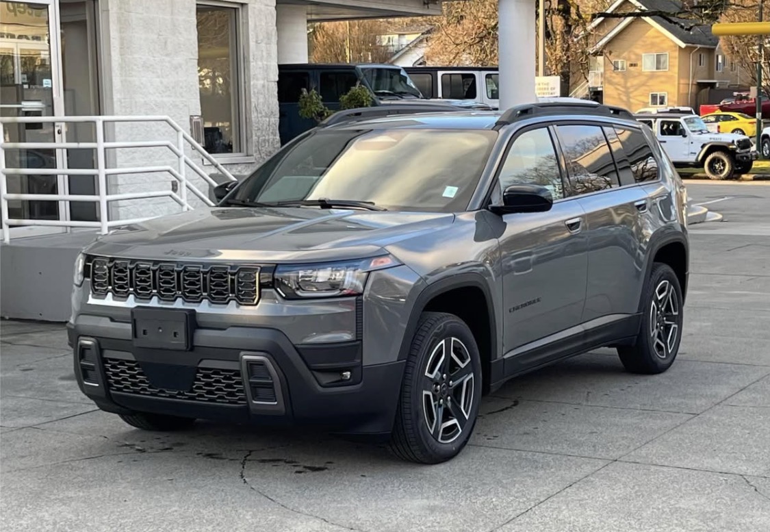 2026 Jeep Cherokee Laredo grey front angle